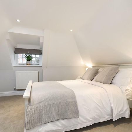 Gorgeous Apartment In The Centre Of Winchester Bagian luar foto