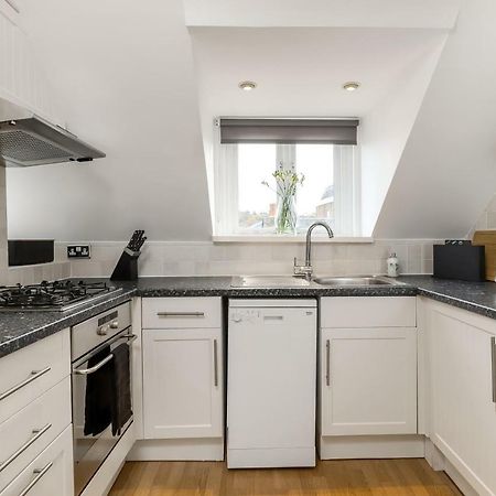 Gorgeous Apartment In The Centre Of Winchester Bagian luar foto